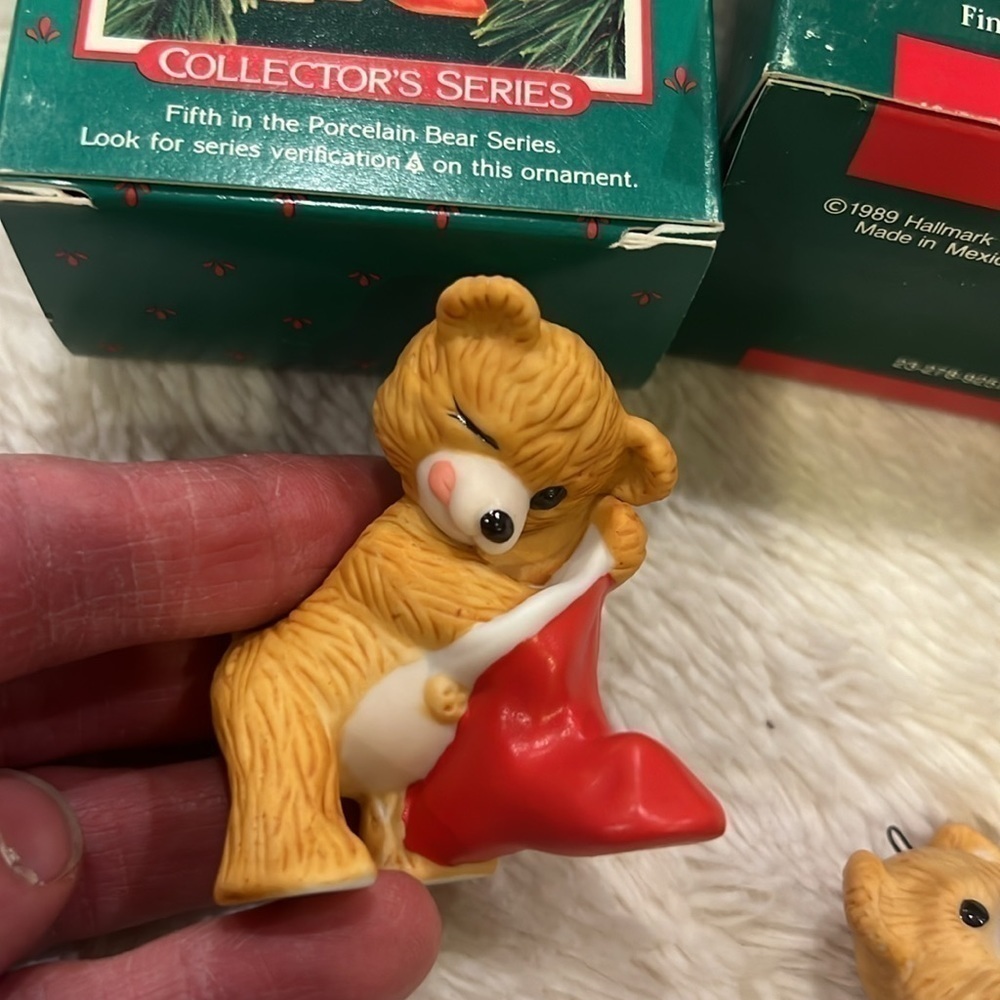2 Vintage Hallmark Collector’s Series Cinnamon Bear Keepsake - Picture 5 of 9